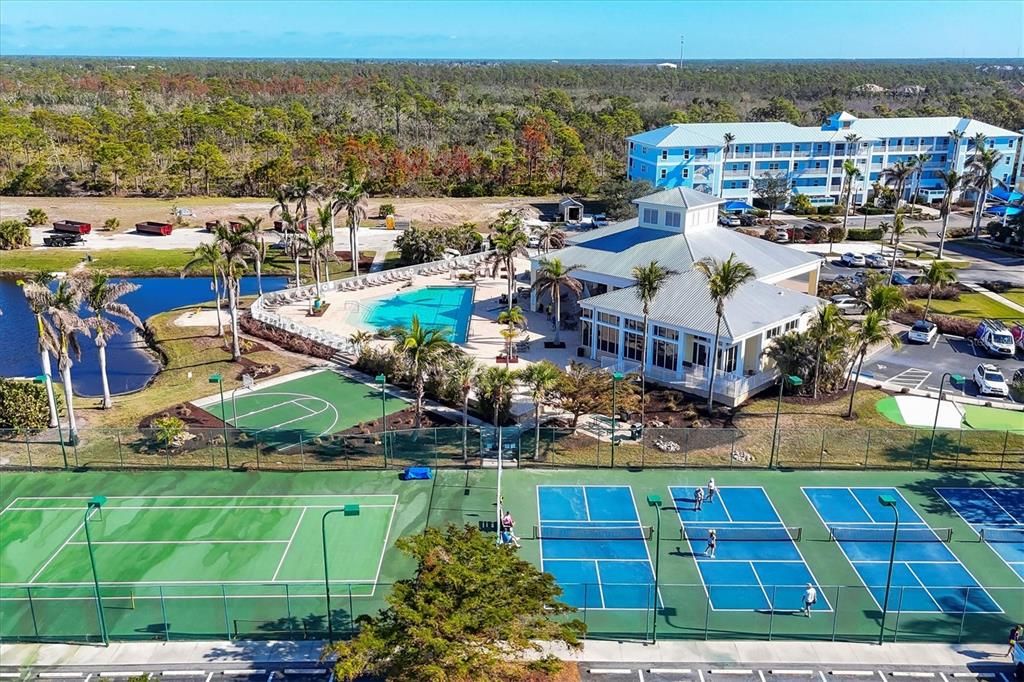 出租: $2,000 (2 贝兹, 2 浴室, 903 平方英尺)