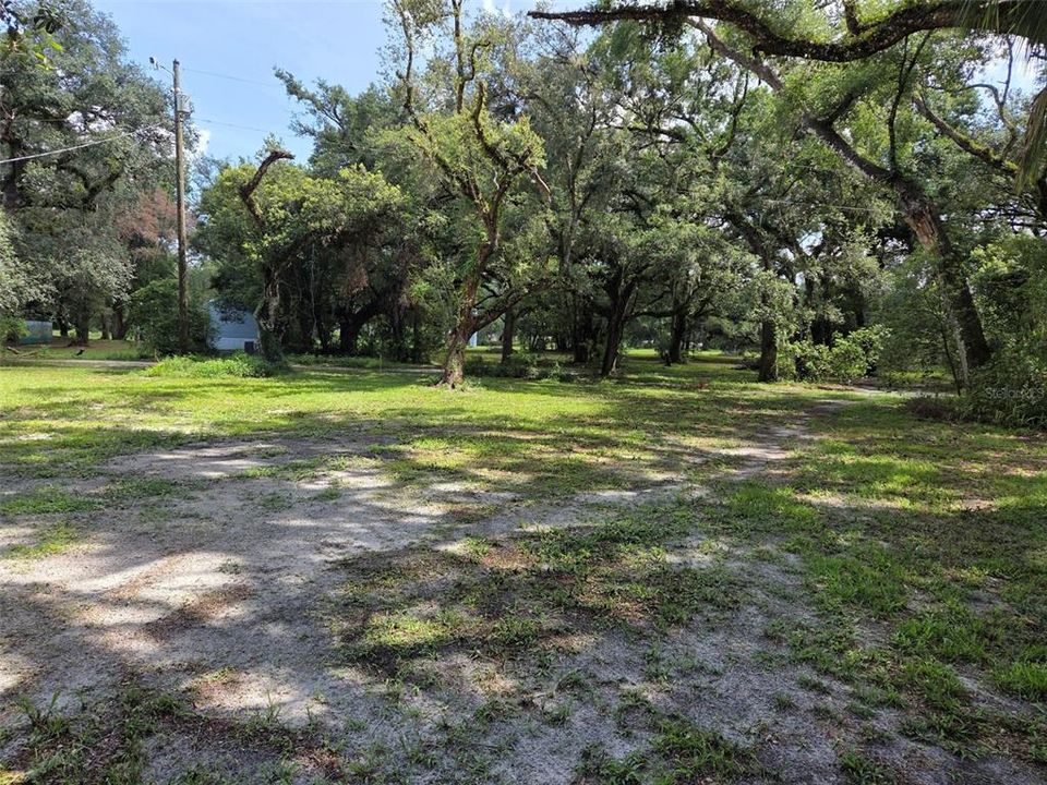 На продажу: $195,000 (2.50 acres)