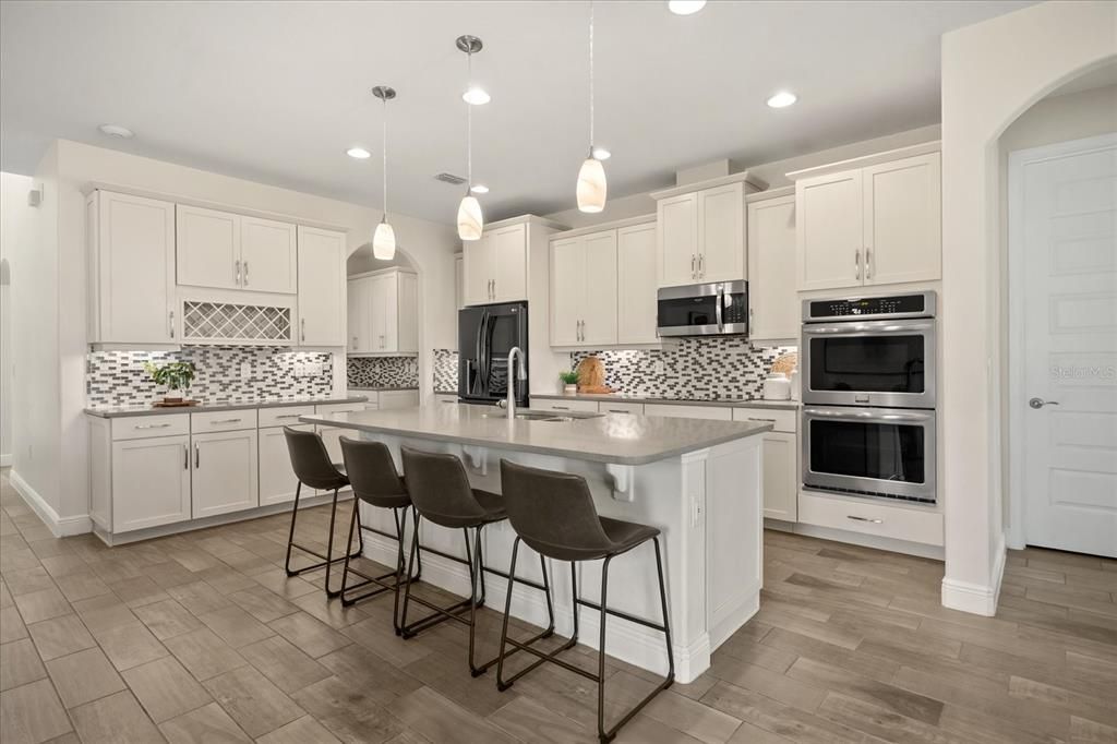 待售: $1,324,950 (5 贝兹, 3 浴室, 3910 平方英尺)