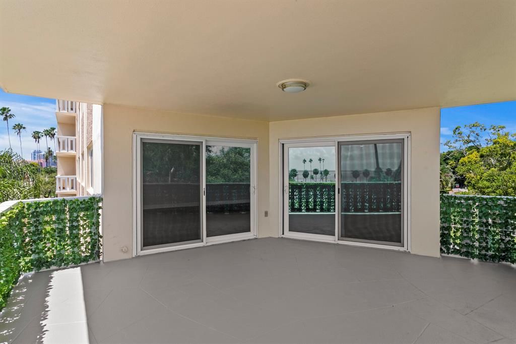 Active With Contract: $5,000 (3 beds, 2 baths, 2000 Square Feet)