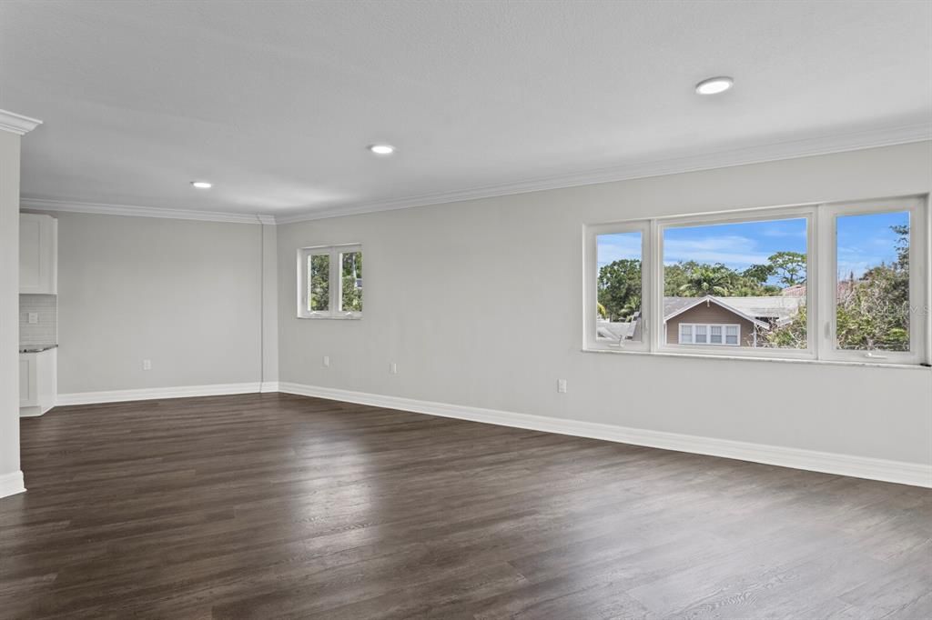 Active With Contract: $5,000 (3 beds, 2 baths, 2000 Square Feet)