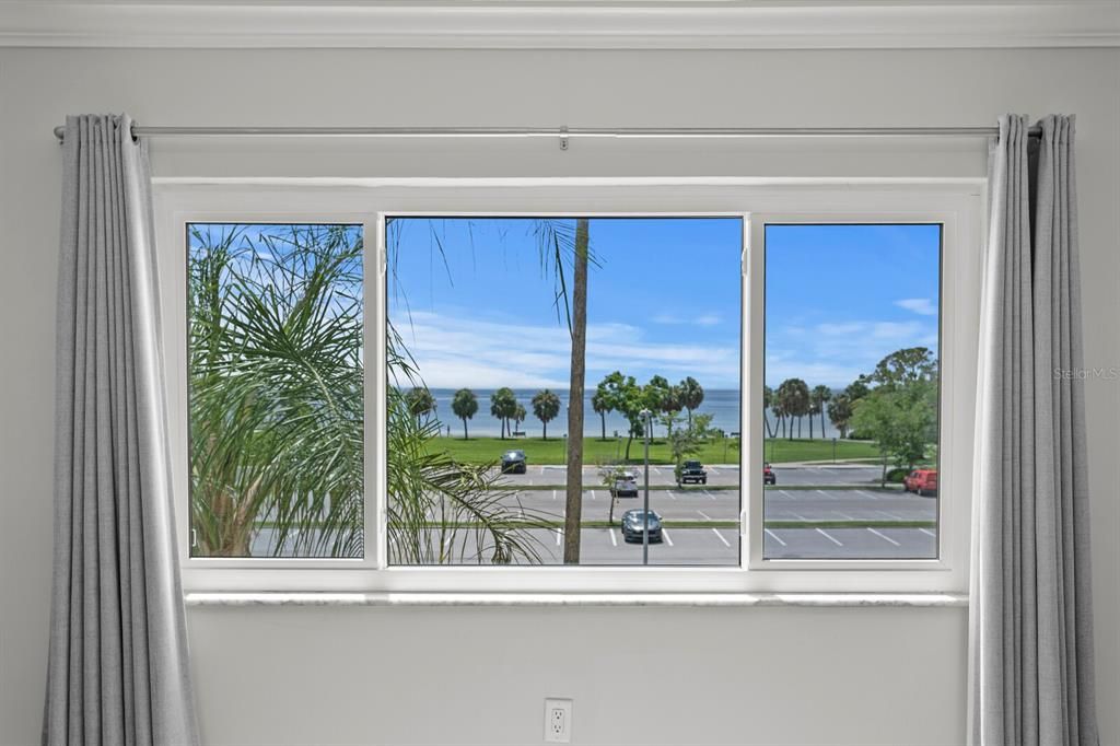 Active With Contract: $5,000 (3 beds, 2 baths, 2000 Square Feet)