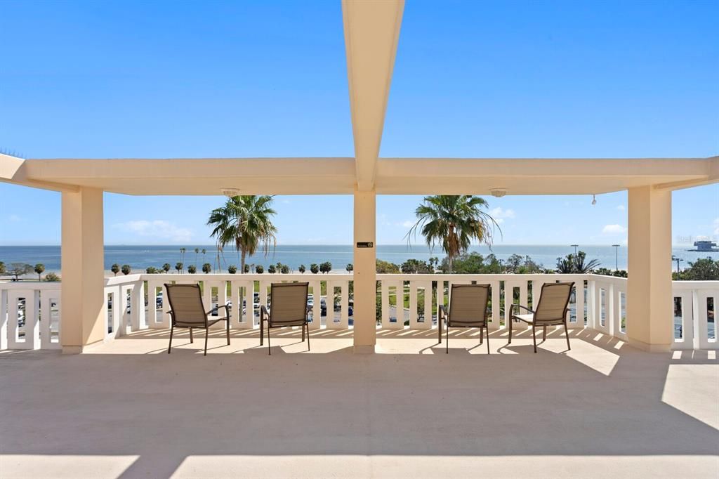 Active With Contract: $5,000 (3 beds, 2 baths, 2000 Square Feet)