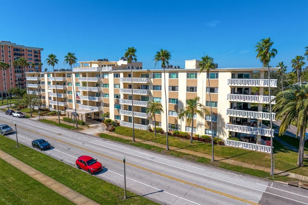 Active With Contract: $5,000 (3 beds, 2 baths, 2000 Square Feet)