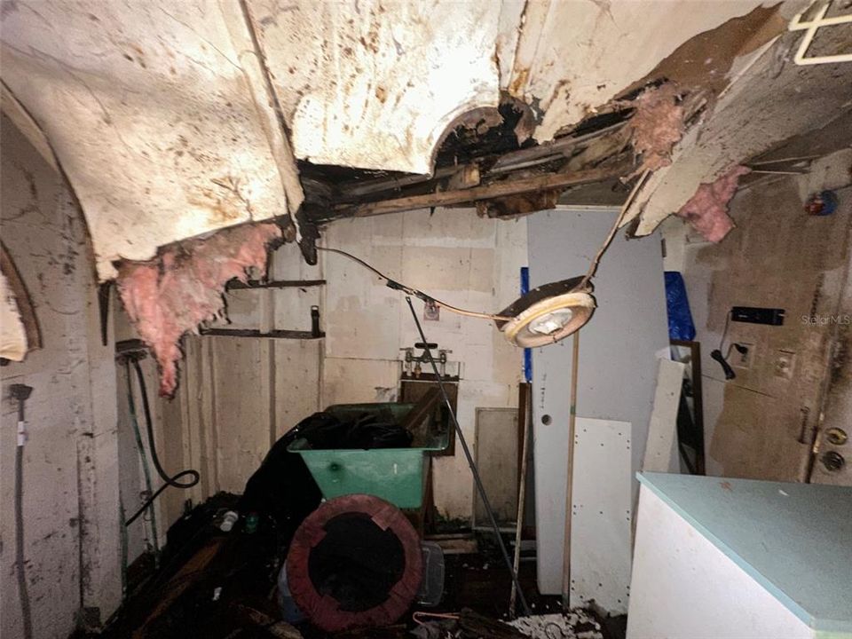 Active With Contract: $79,900 (2 beds, 1 baths, 588 Square Feet)