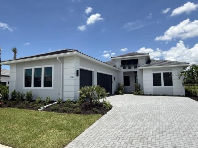 Vendido Recientemente: $1,025,200 (3 camas, 3 baños, 2563 Pies cuadrados)