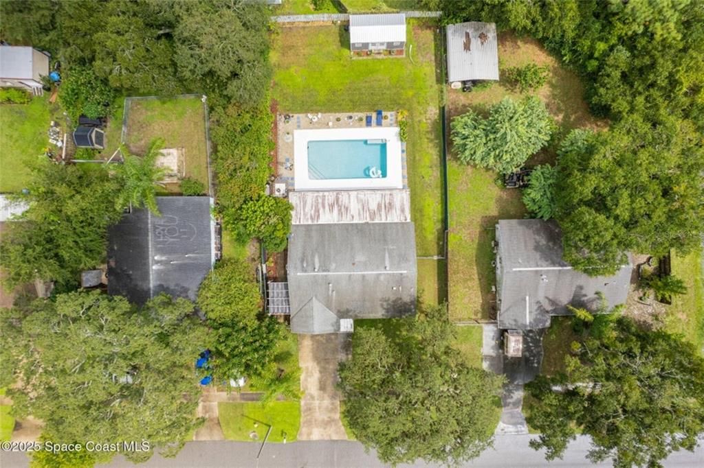 For Sale: $303,900 (2 beds, 2 baths, 1037 Square Feet)