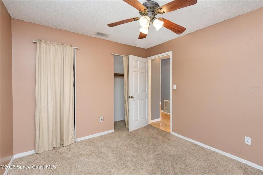 For Sale: $303,900 (2 beds, 2 baths, 1037 Square Feet)