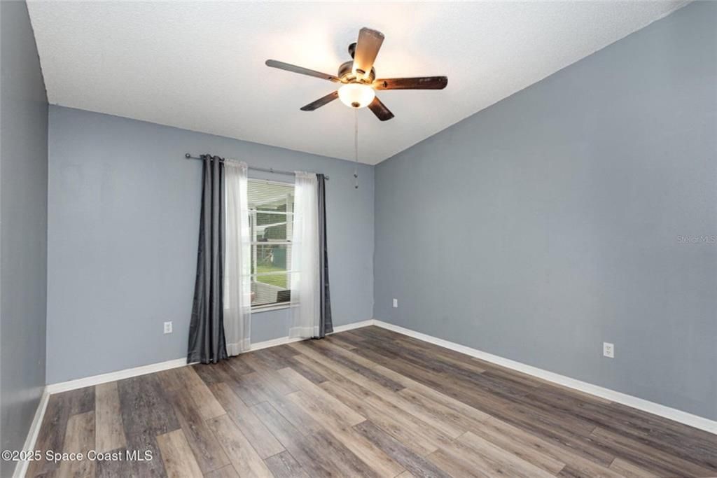 For Sale: $303,900 (2 beds, 2 baths, 1037 Square Feet)