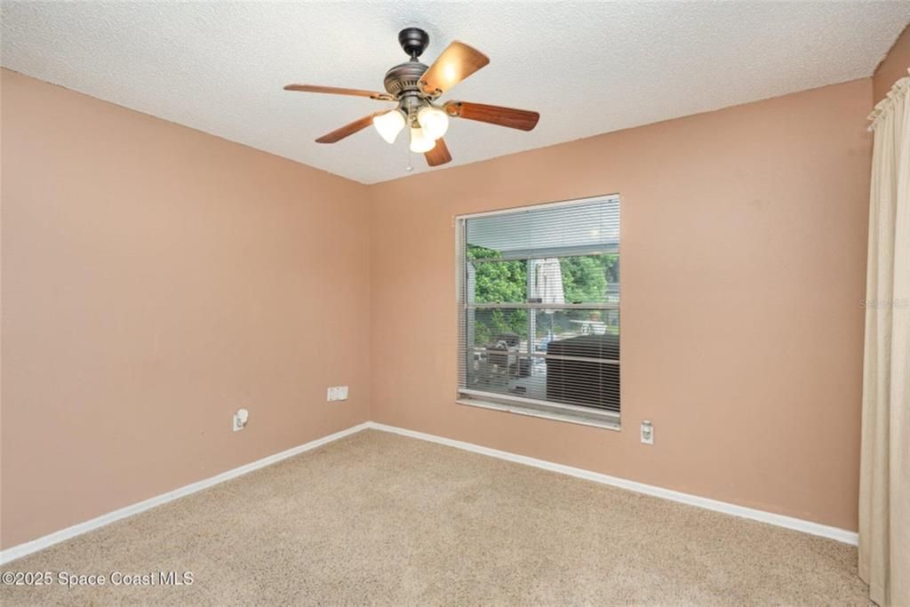 For Sale: $303,900 (2 beds, 2 baths, 1037 Square Feet)