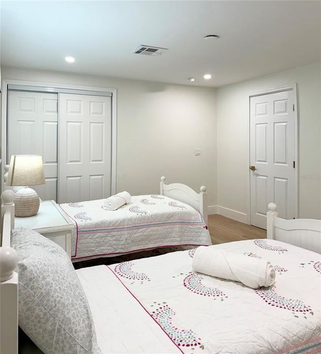 For Rent: $12,000 (3 beds, 2 baths, 1948 Square Feet)