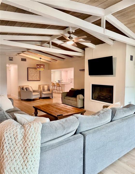 For Rent: $12,000 (3 beds, 2 baths, 1948 Square Feet)