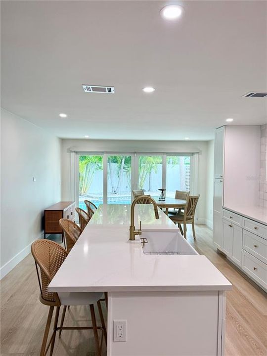 For Rent: $12,000 (3 beds, 2 baths, 1948 Square Feet)