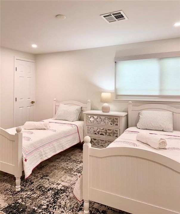 For Rent: $12,000 (3 beds, 2 baths, 1948 Square Feet)