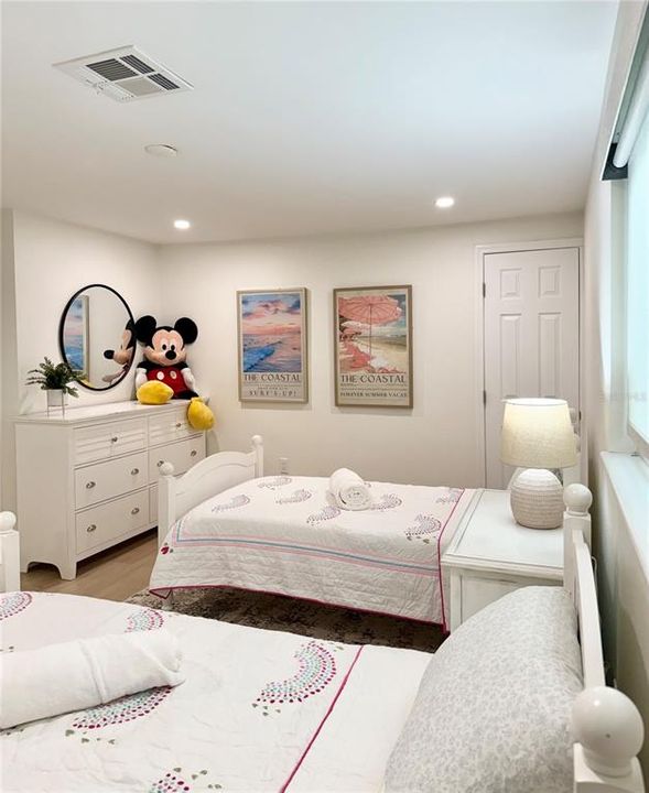 For Rent: $12,000 (3 beds, 2 baths, 1948 Square Feet)