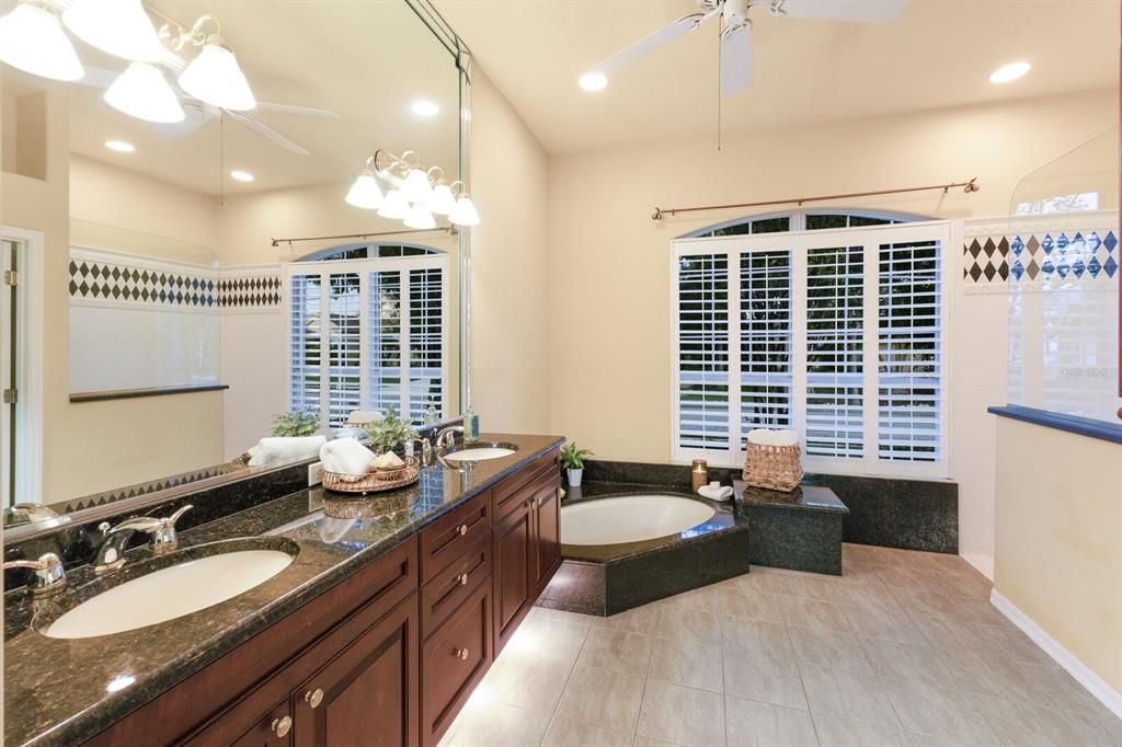 Active With Contract: $869,000 (3 beds, 2 baths, 2463 Square Feet)