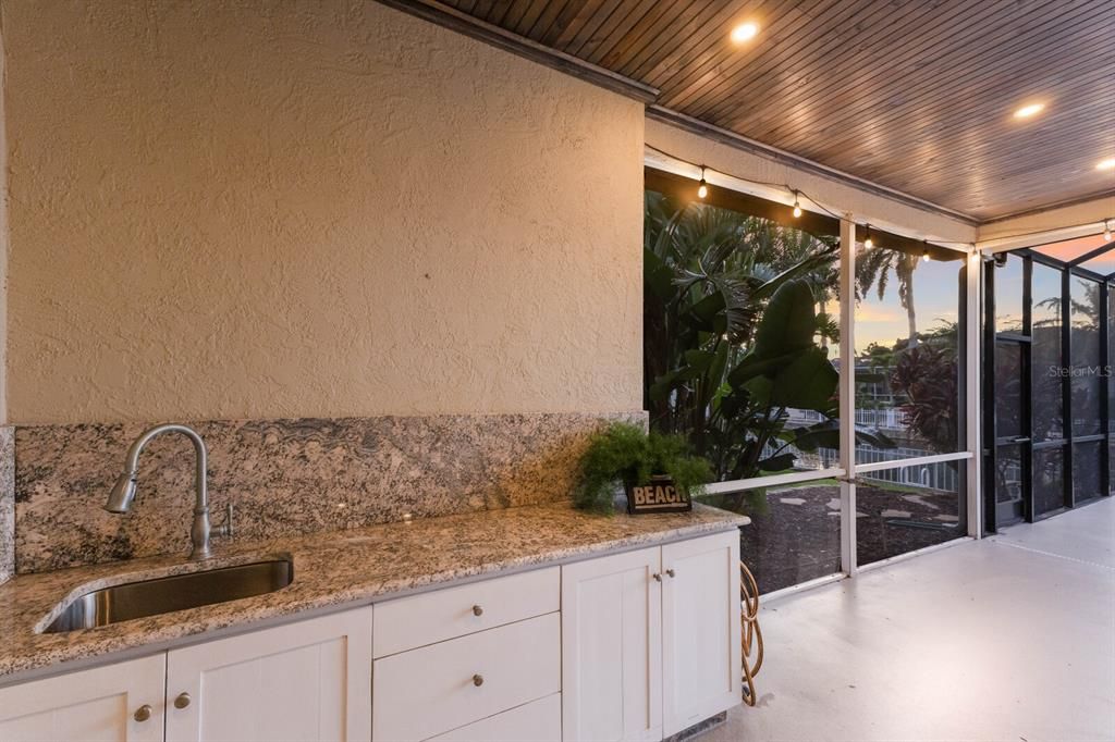 Active With Contract: $869,000 (3 beds, 2 baths, 2463 Square Feet)