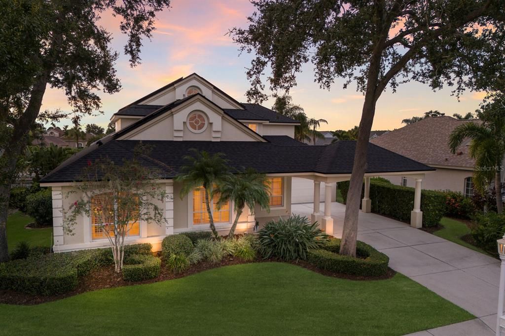 Active With Contract: $869,000 (3 beds, 2 baths, 2463 Square Feet)