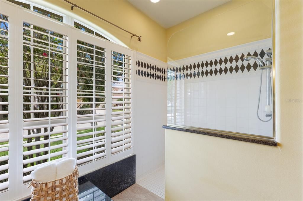 Active With Contract: $869,000 (3 beds, 2 baths, 2463 Square Feet)