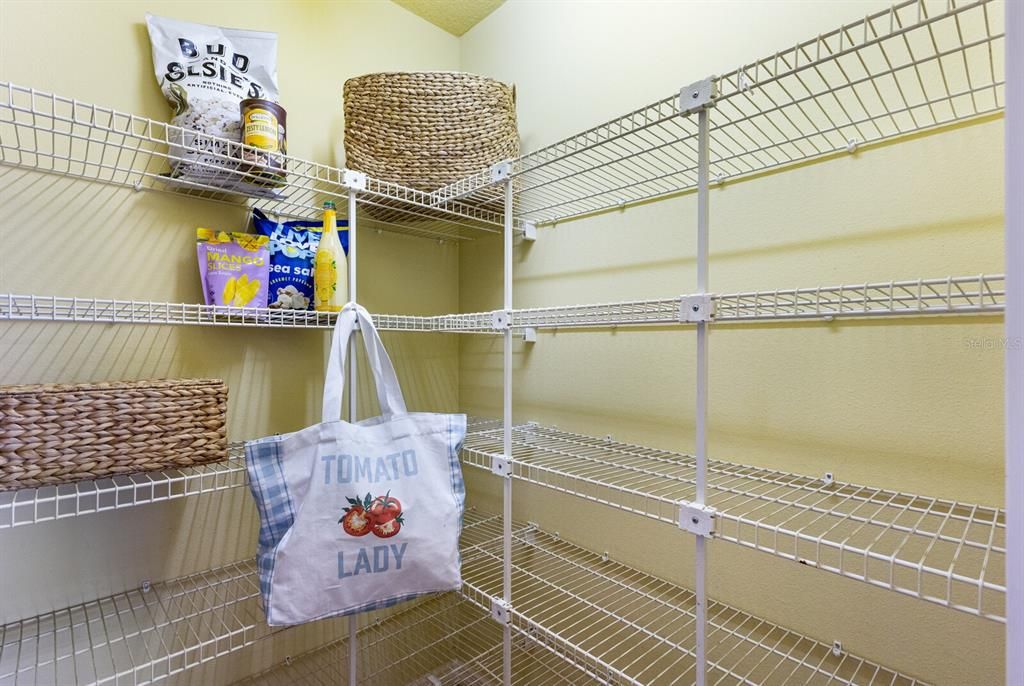 Active With Contract: $869,000 (3 beds, 2 baths, 2463 Square Feet)