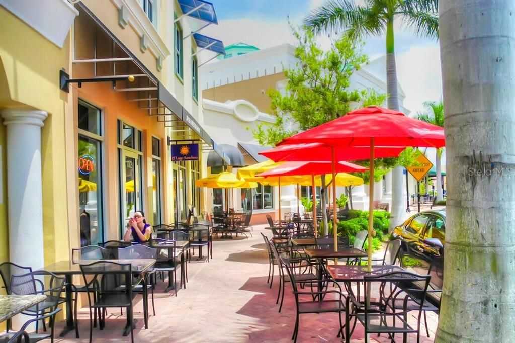 Active With Contract: $869,000 (3 beds, 2 baths, 2463 Square Feet)