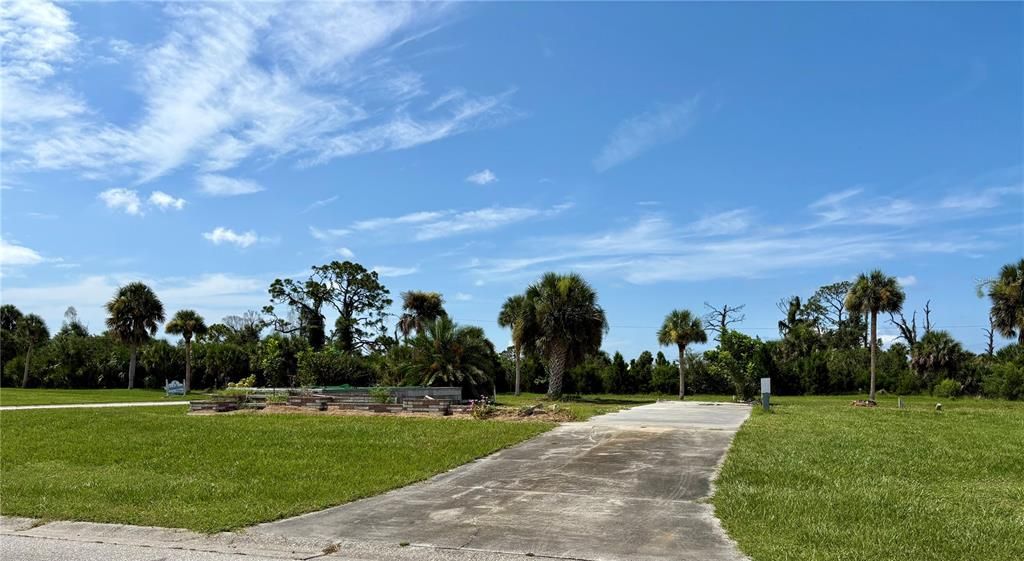 待售: $15,000 (0.17 acres)