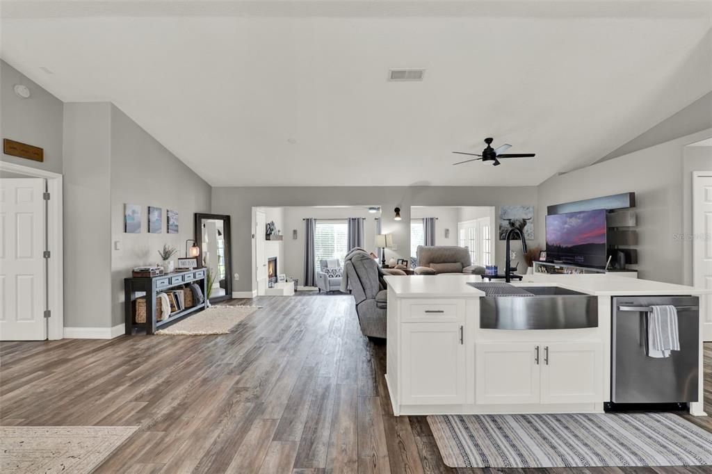 Active With Contract: $450,000 (3 beds, 2 baths, 1745 Square Feet)