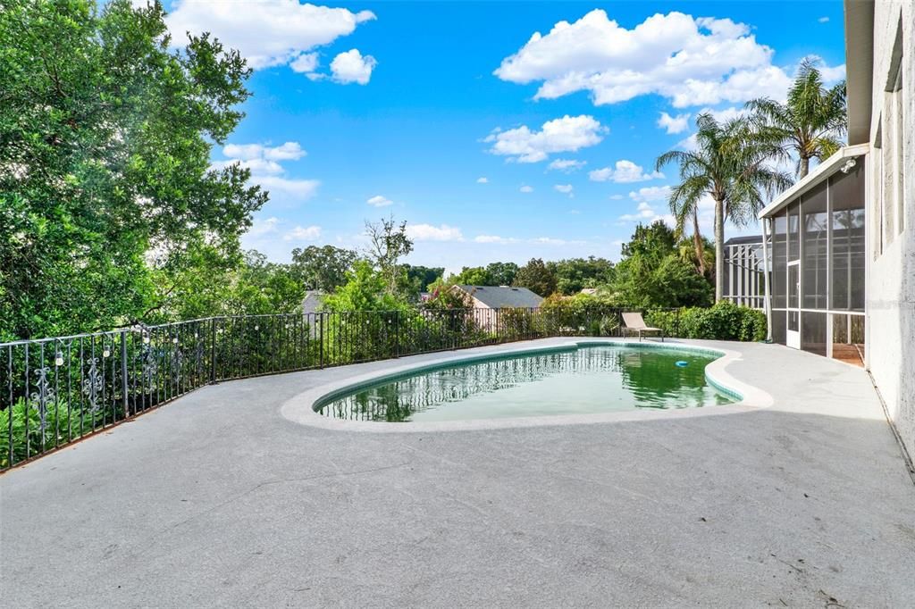 Active With Contract: $450,000 (3 beds, 2 baths, 1745 Square Feet)