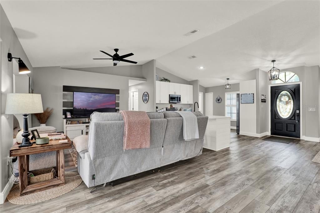 Active With Contract: $450,000 (3 beds, 2 baths, 1745 Square Feet)