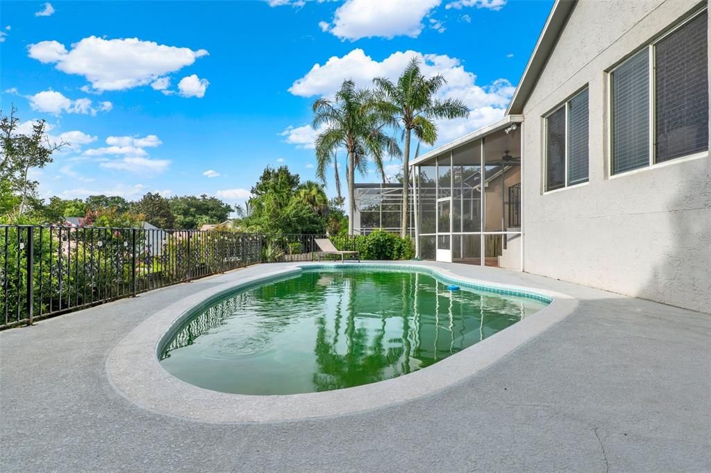 Active With Contract: $450,000 (3 beds, 2 baths, 1745 Square Feet)