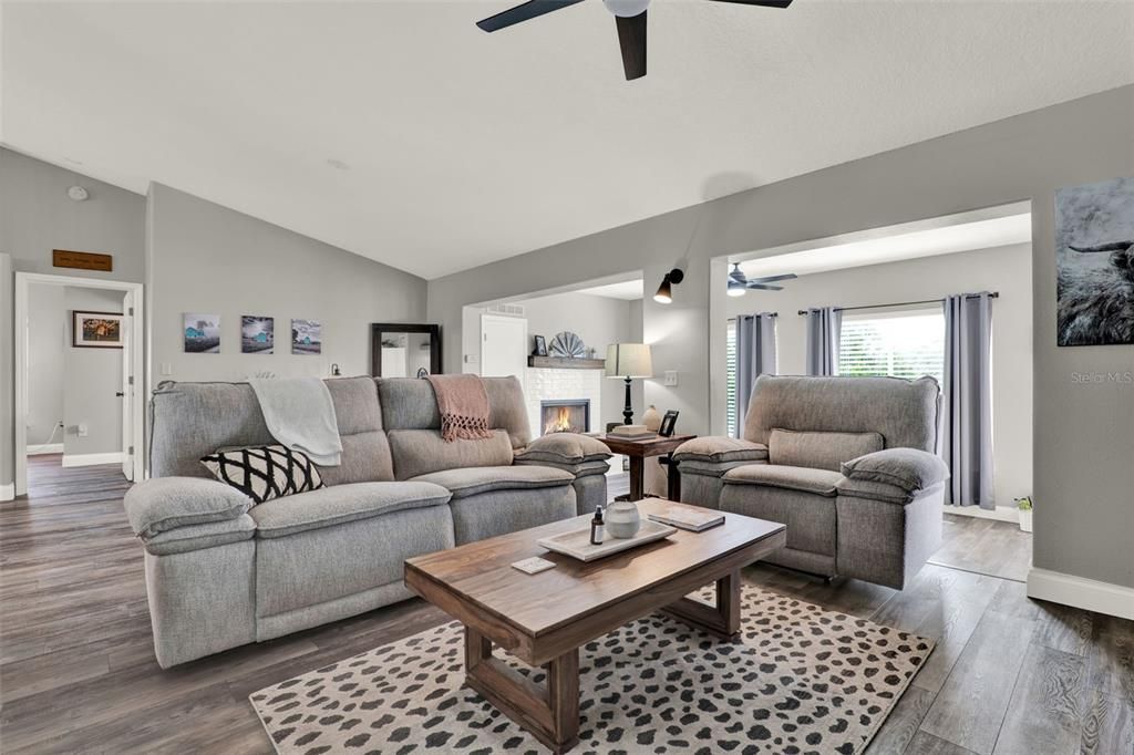 Active With Contract: $450,000 (3 beds, 2 baths, 1745 Square Feet)