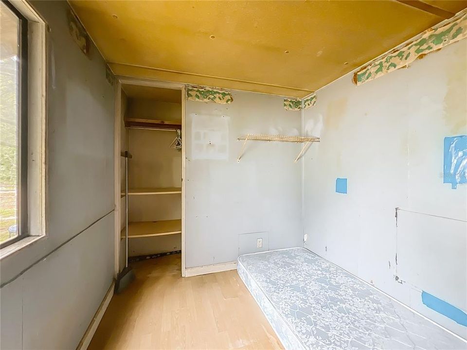 For Sale: $59,999 (3 beds, 2 baths, 784 Square Feet)