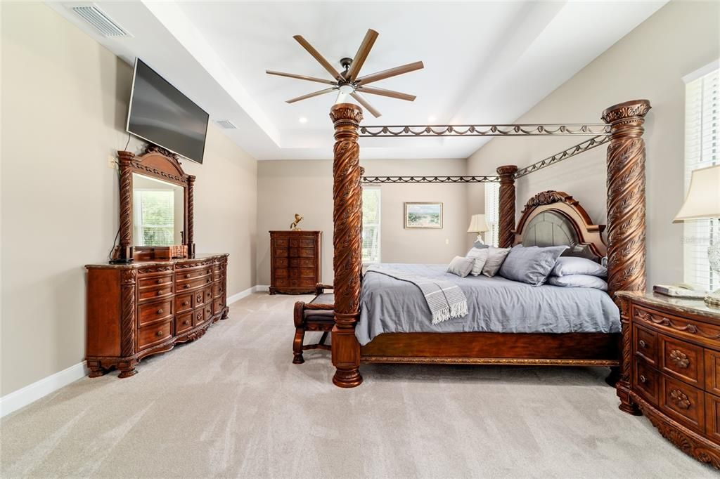 For Sale: $899,995 (3 beds, 2 baths, 2597 Square Feet)