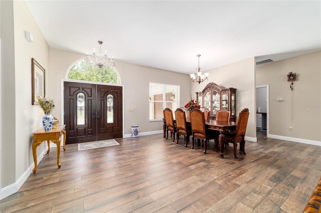 For Sale: $899,995 (3 beds, 2 baths, 2597 Square Feet)