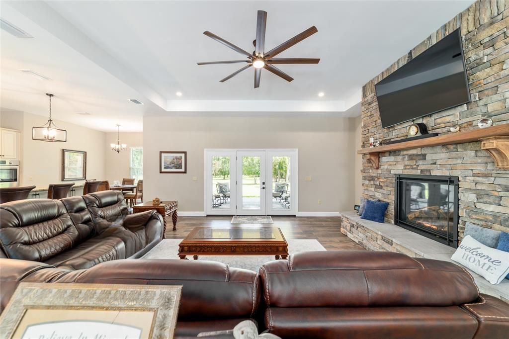 For Sale: $899,995 (3 beds, 2 baths, 2597 Square Feet)