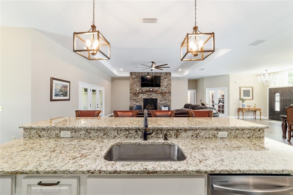 For Sale: $899,995 (3 beds, 2 baths, 2597 Square Feet)