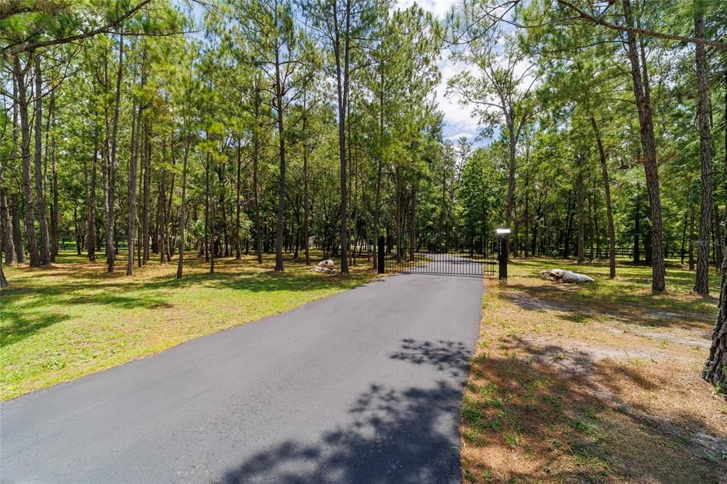 For Sale: $899,995 (3 beds, 2 baths, 2597 Square Feet)
