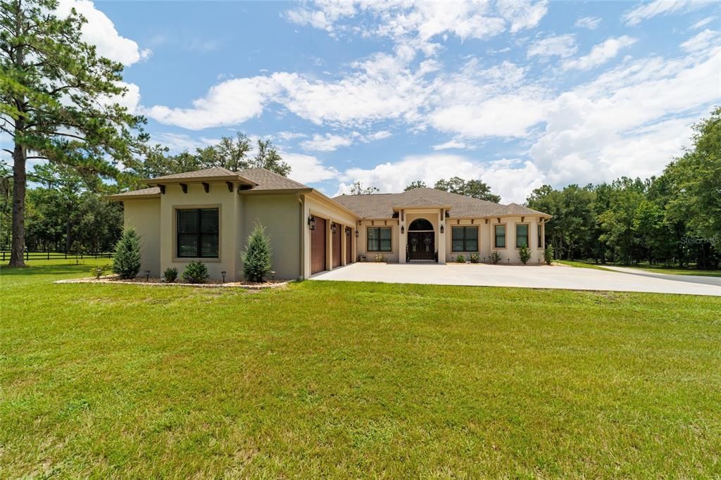 For Sale: $899,995 (3 beds, 2 baths, 2597 Square Feet)