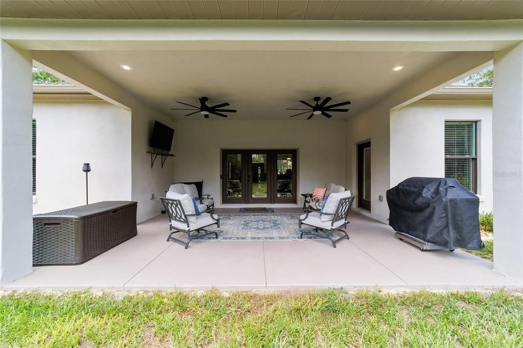 For Sale: $899,995 (3 beds, 2 baths, 2597 Square Feet)