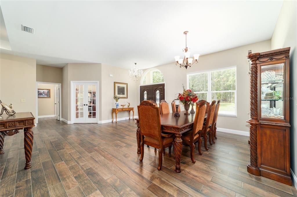 For Sale: $899,995 (3 beds, 2 baths, 2597 Square Feet)