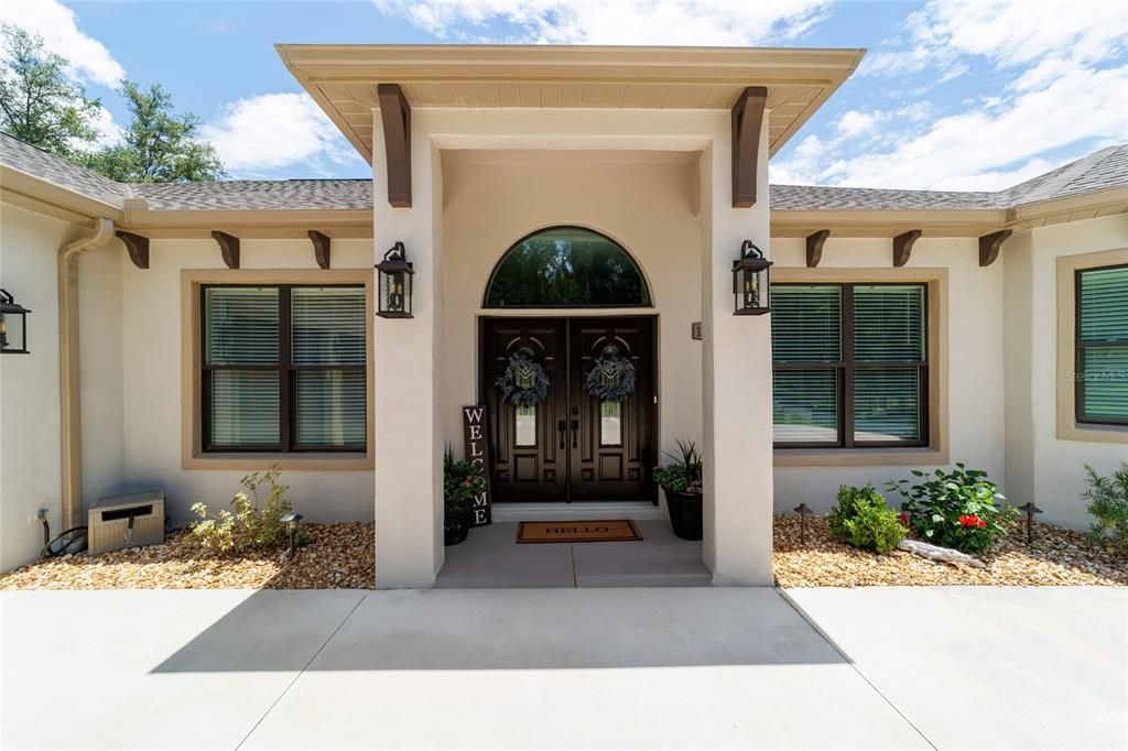 For Sale: $899,995 (3 beds, 2 baths, 2597 Square Feet)