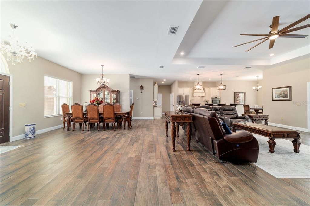 For Sale: $899,995 (3 beds, 2 baths, 2597 Square Feet)