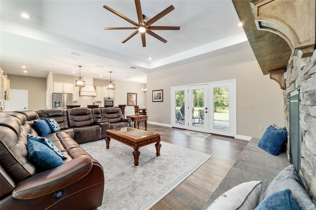 For Sale: $899,995 (3 beds, 2 baths, 2597 Square Feet)