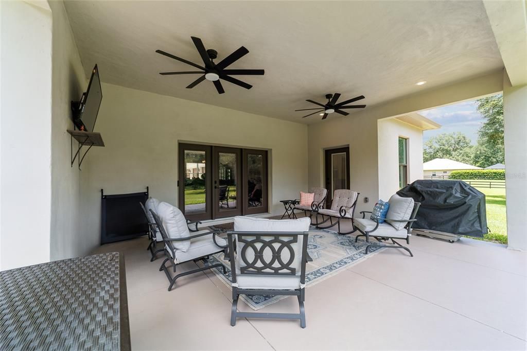 For Sale: $899,995 (3 beds, 2 baths, 2597 Square Feet)