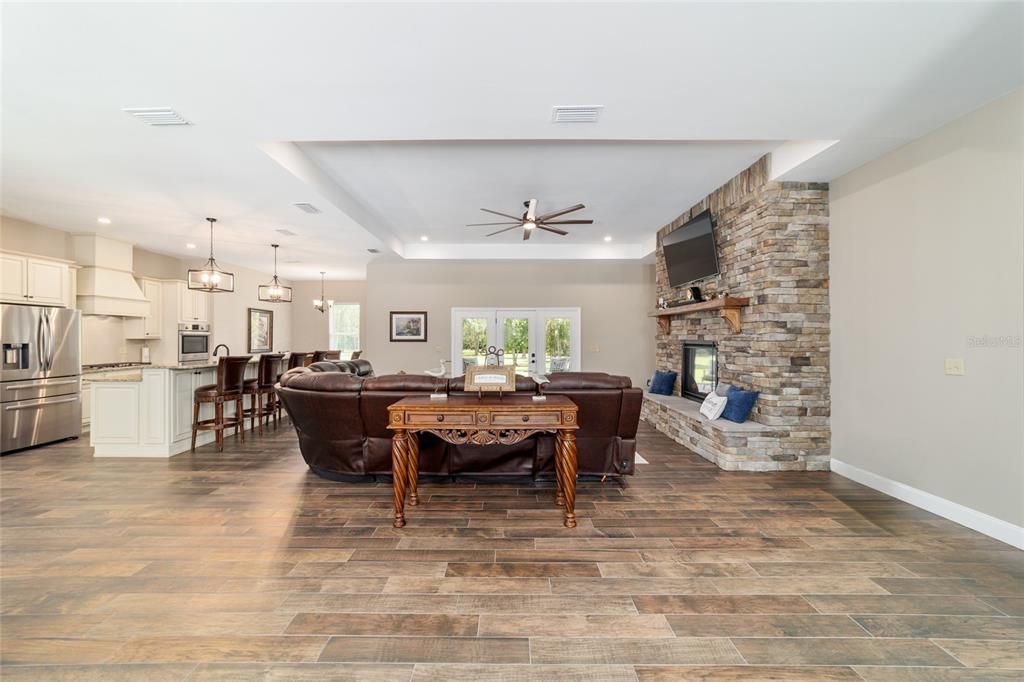 For Sale: $899,995 (3 beds, 2 baths, 2597 Square Feet)