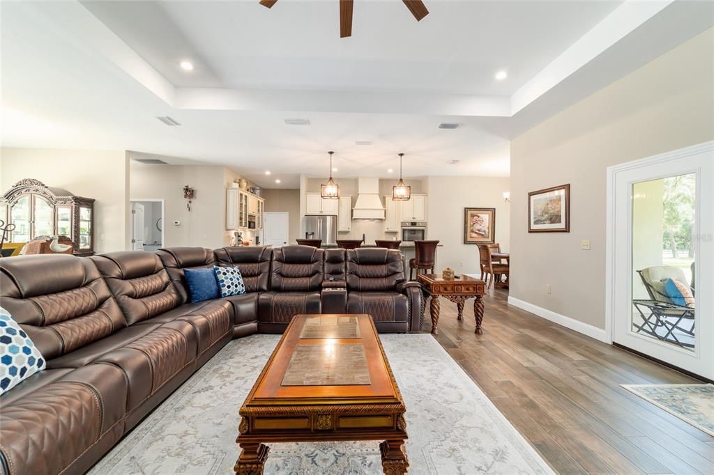 For Sale: $899,995 (3 beds, 2 baths, 2597 Square Feet)