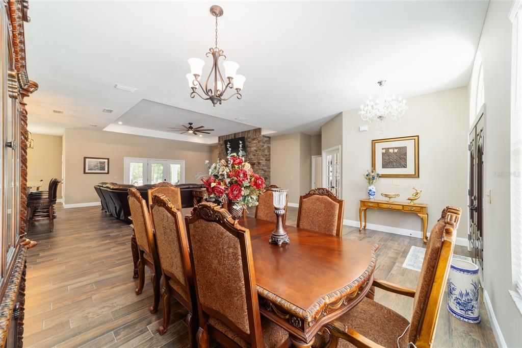 For Sale: $899,995 (3 beds, 2 baths, 2597 Square Feet)