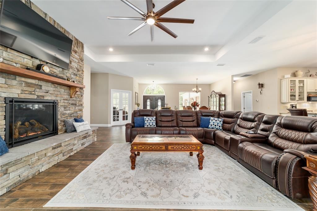 For Sale: $899,995 (3 beds, 2 baths, 2597 Square Feet)