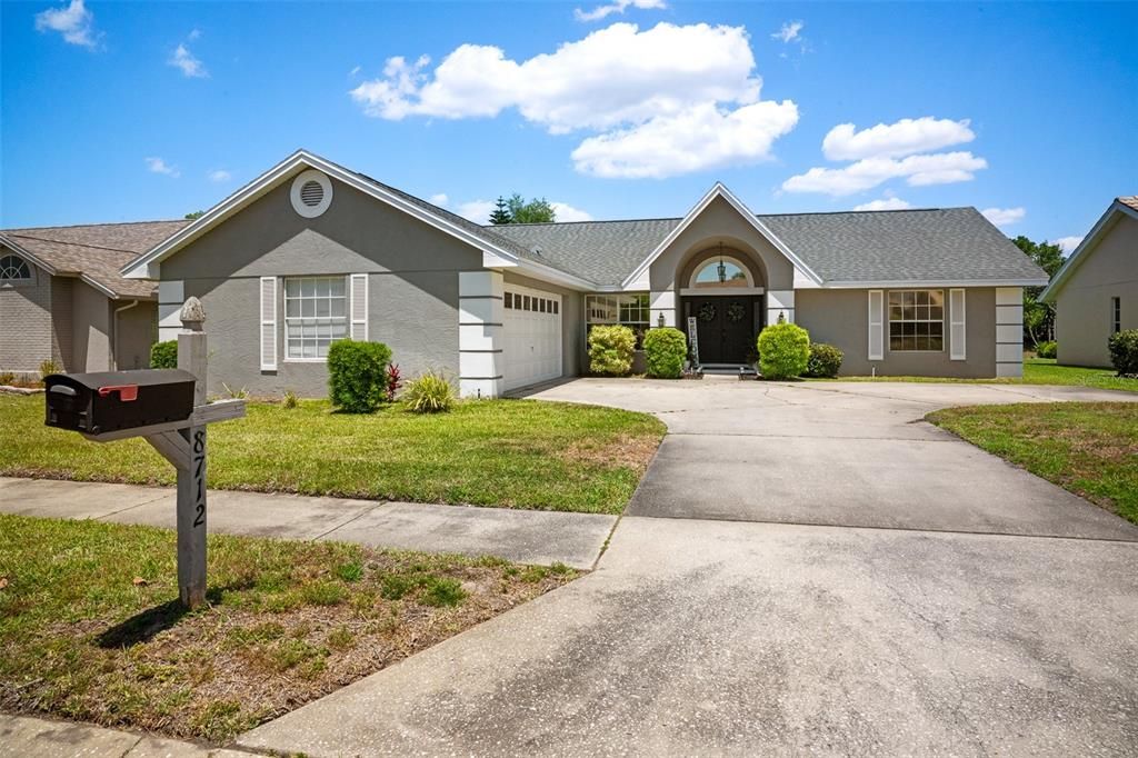 Recently Rented: $2,395 (3 beds, 2 baths, 1968 Square Feet)