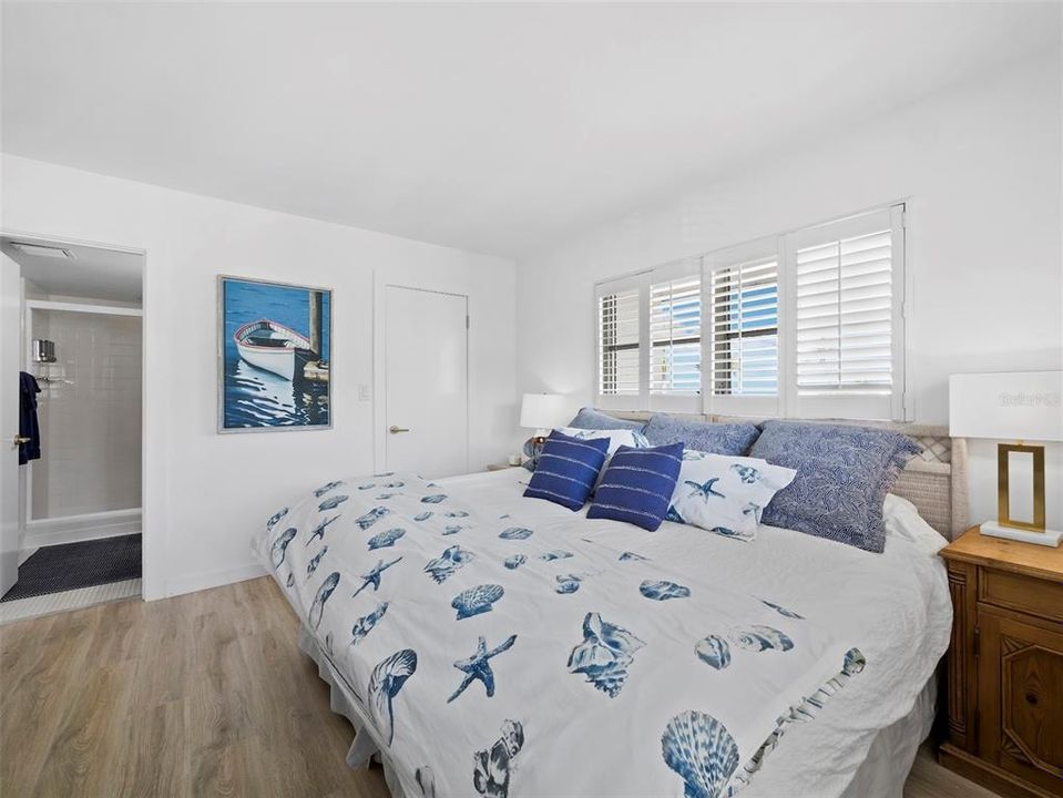 For Sale: $995,000 (2 beds, 2 baths, 1170 Square Feet)